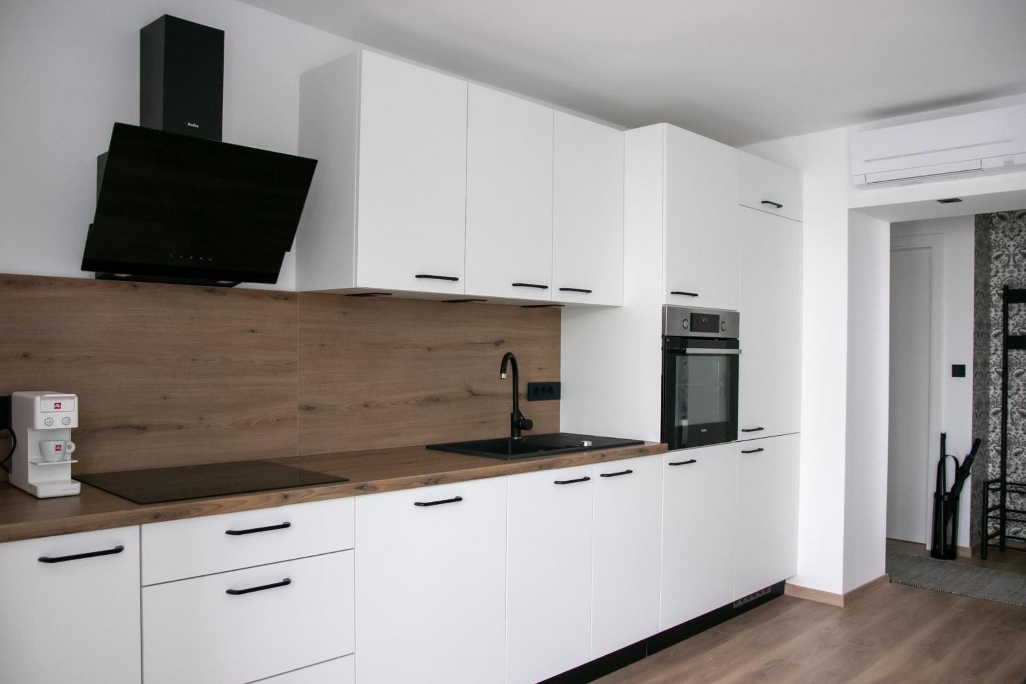 Residence Black&White Любляна Екстериор снимка