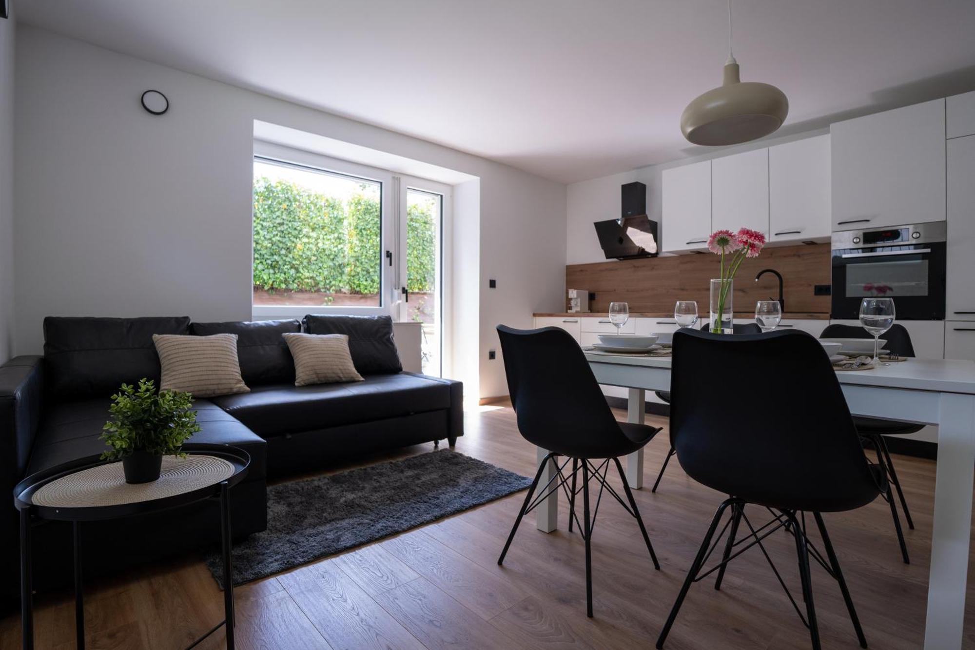 Residence Black&White Любляна Екстериор снимка